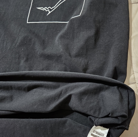 Gymshark shirt - Picture 3 of 4